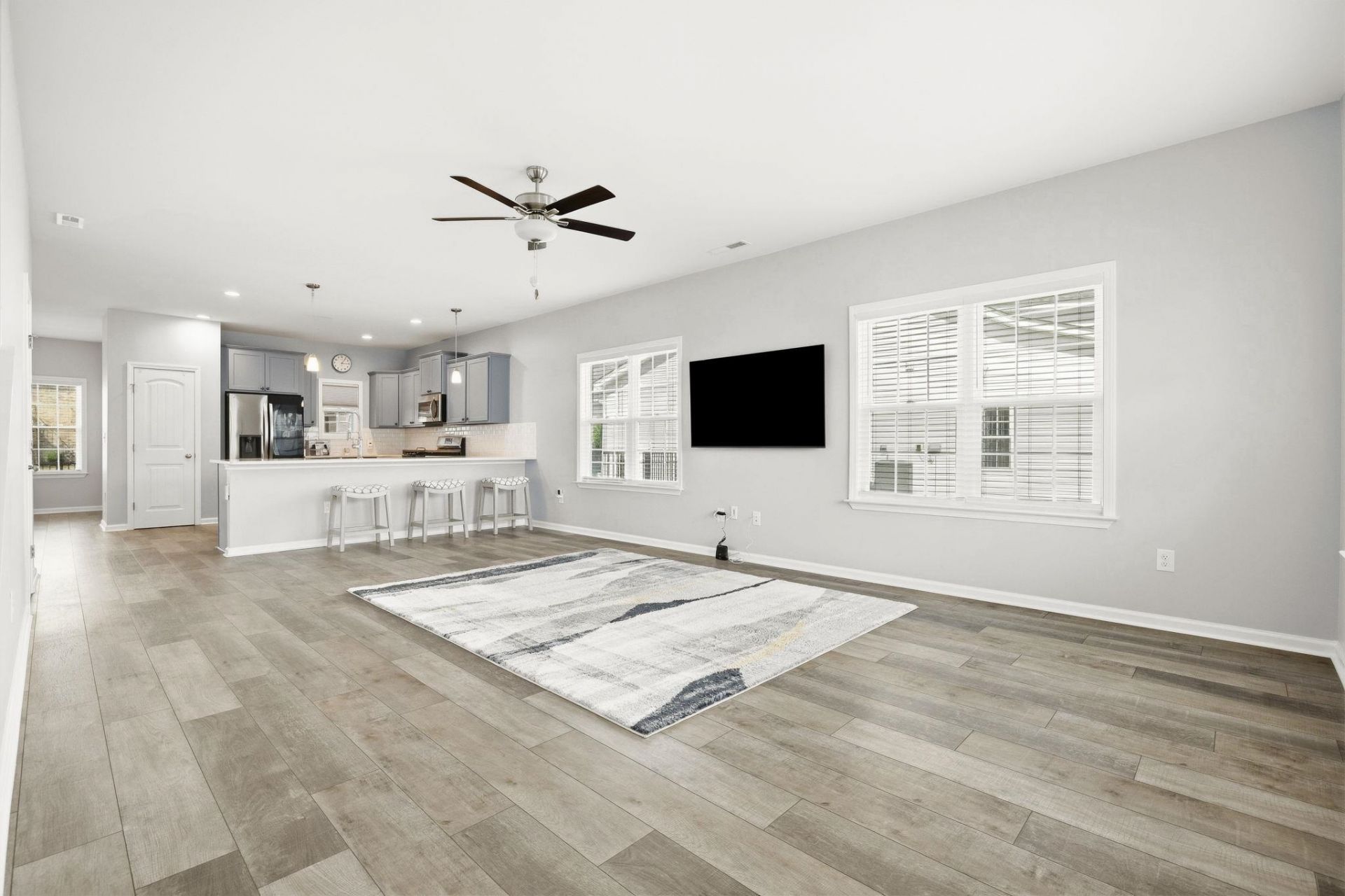268 Lifestyle Court Photo 8