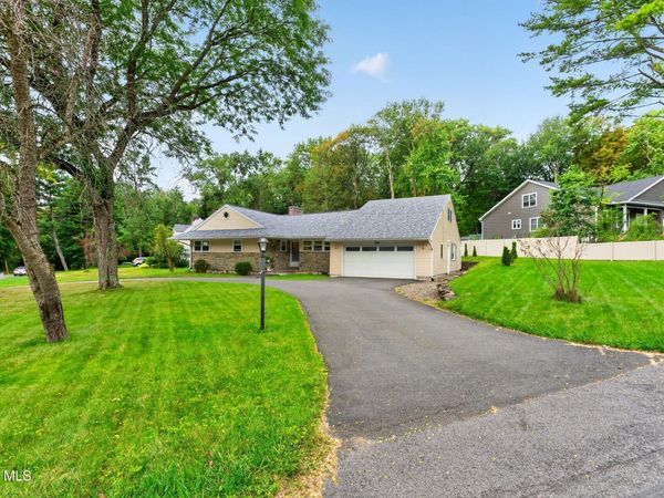 887 Morgan Avenue, Niskayuna, NY 12309