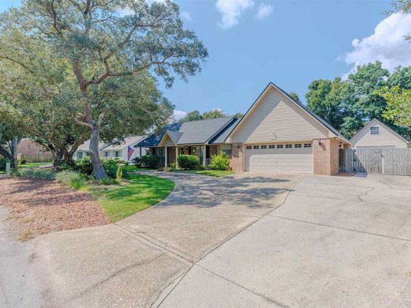 2416 Reservation Rd, Gulf Breeze, FL 32563