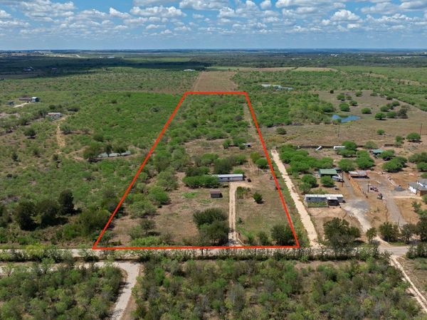 3301 Dry Creek RD, Lockhart, TX 78644