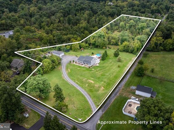 135 STONEY RUN ROAD, DILLSBURG, PA 17019