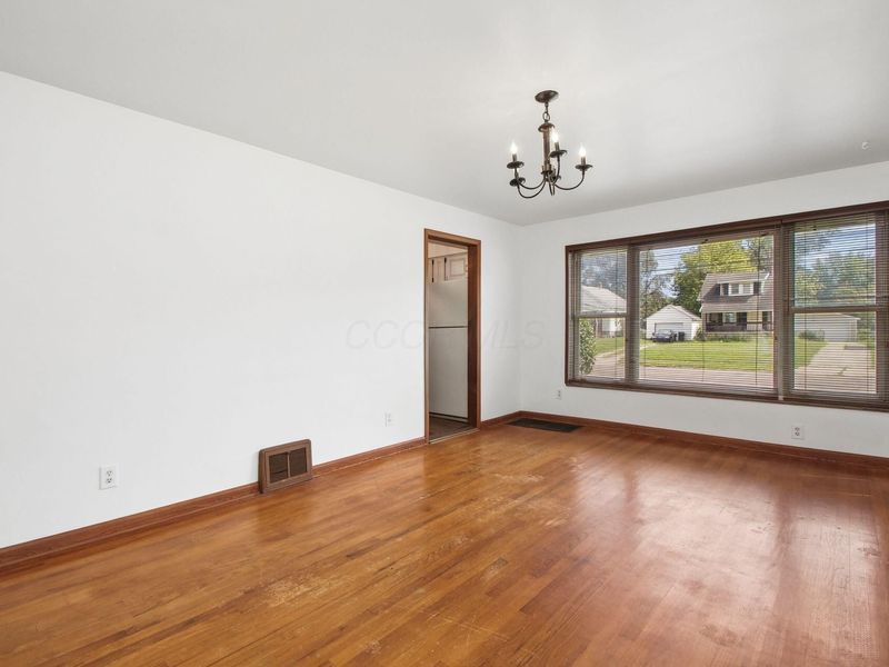 315 Collingwood Avenue, Columbus, OH 43213 Photo 6