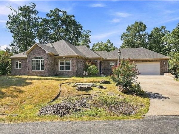 1 Yarty Lane , Bella Vista, AR 72715