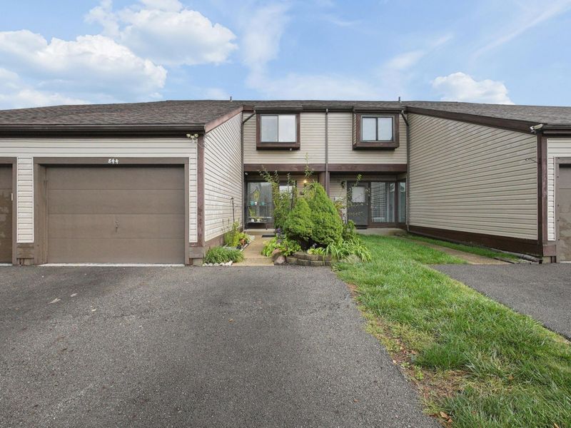 844 Cherlyn Court, Unit 26B, Columbus, OH 43228 Photo 3