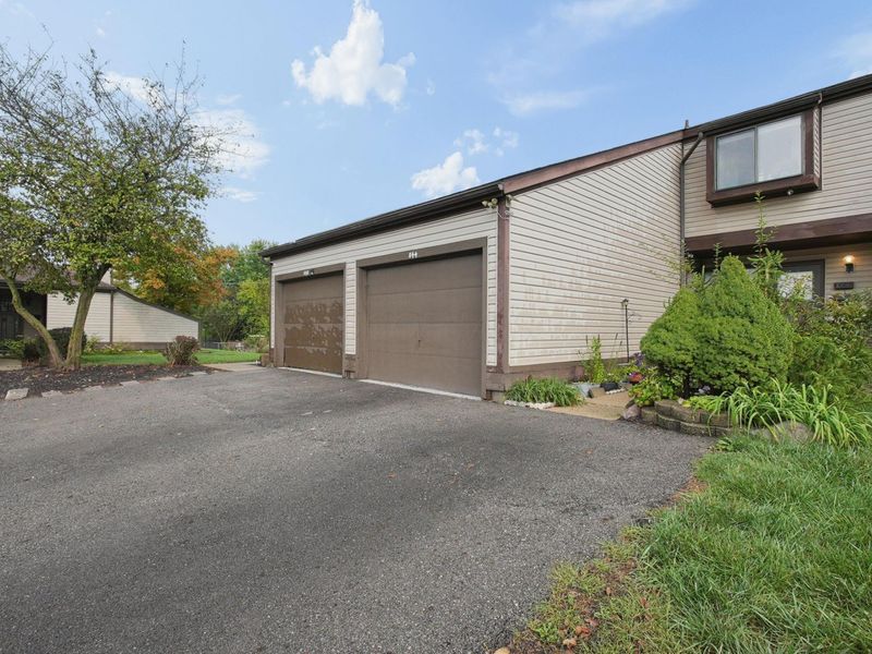 844 Cherlyn Court, Unit 26B, Columbus, OH 43228 Photo 39