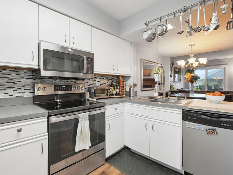 844 Cherlyn Court, Unit 26B, Columbus, OH 43228 Photo 7