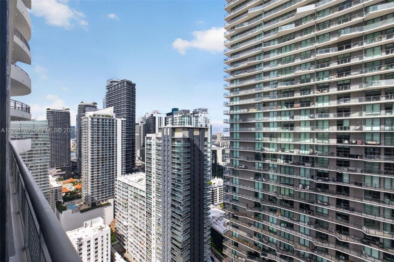 60 SW 13th St, Unit 3414, Miami, FL 33130 Photo
