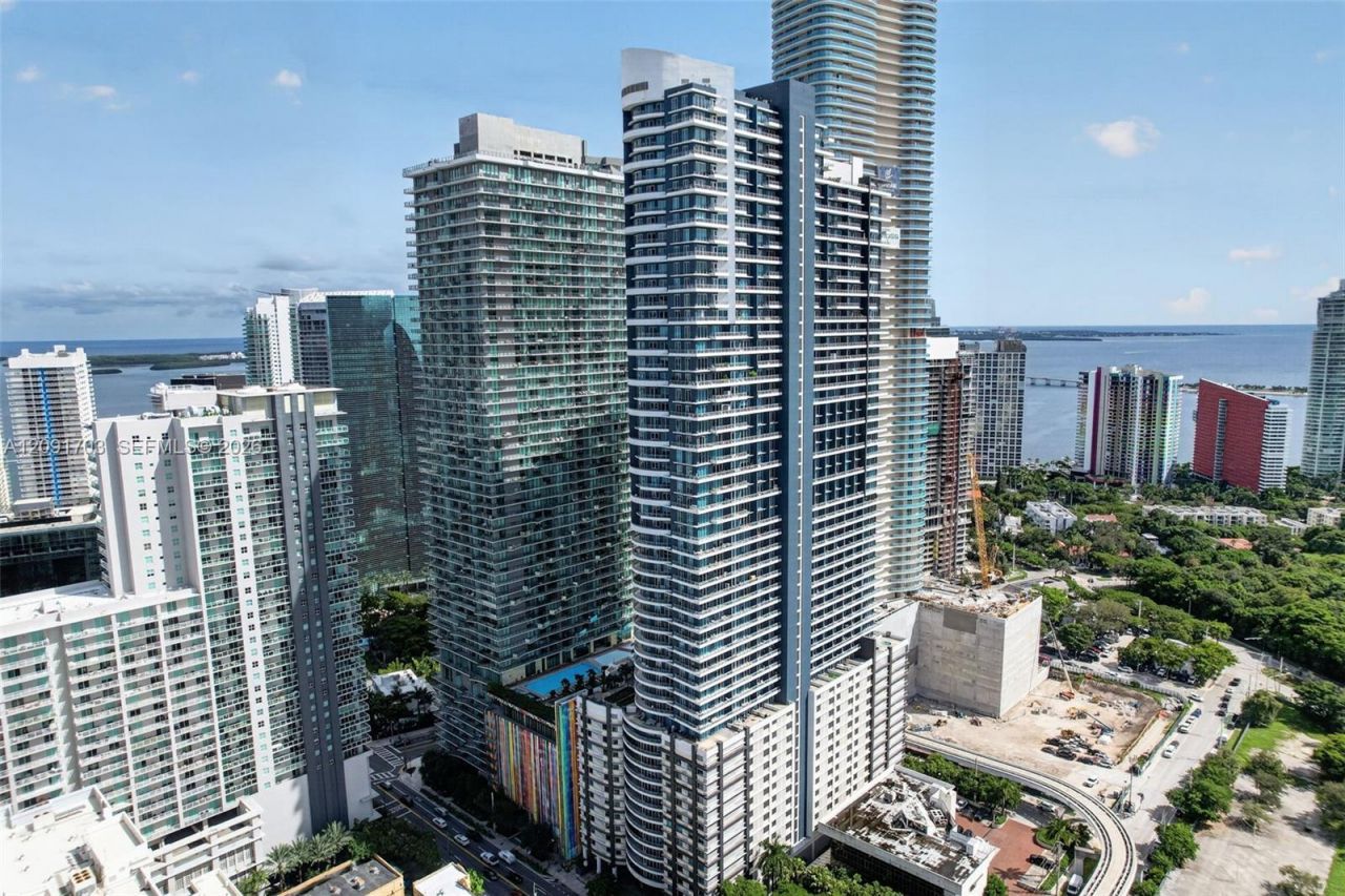 60 SW 13th St, Unit 3414, Miami, FL 33130 Photo