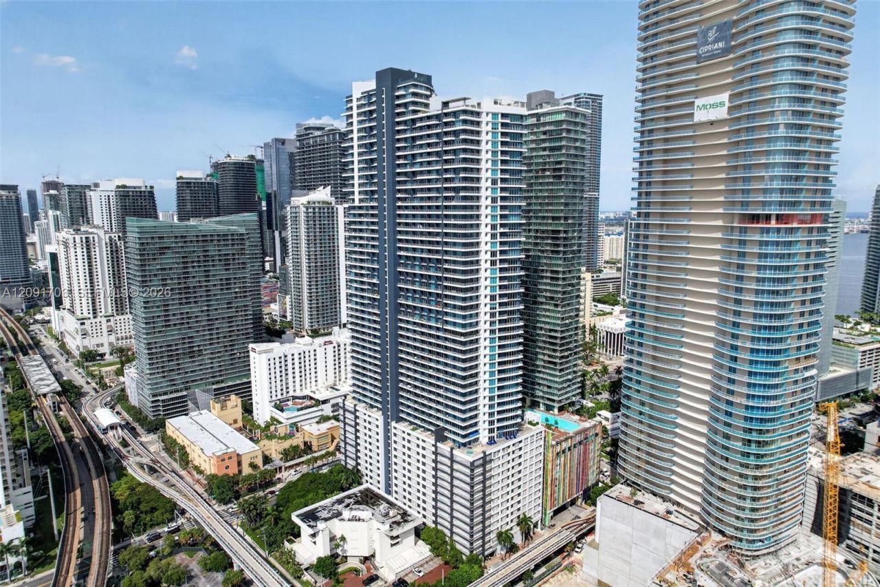 60 SW 13th St, Unit 3414, Miami, FL 33130 Photo