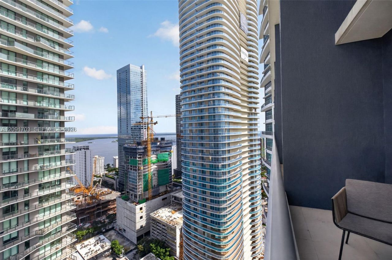 60 SW 13th St, Unit 3414, Miami, FL 33130 Photo