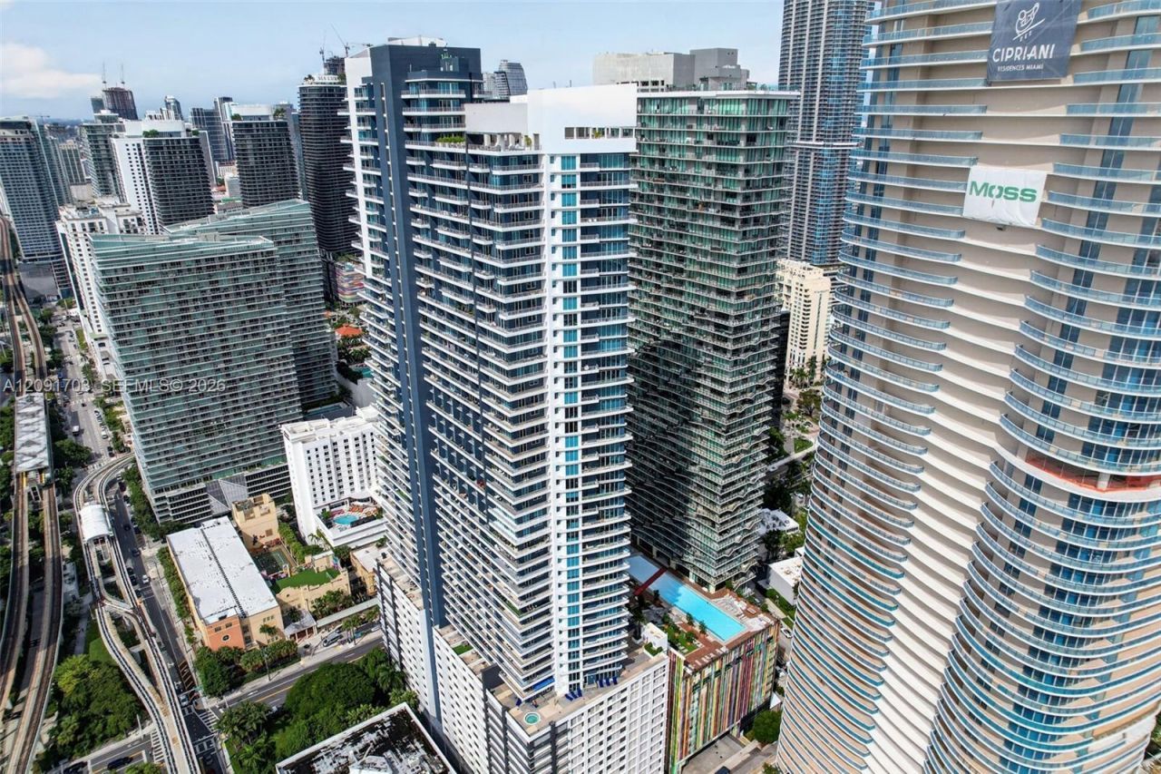 60 SW 13th St, Unit 3414, Miami, FL 33130 Photo