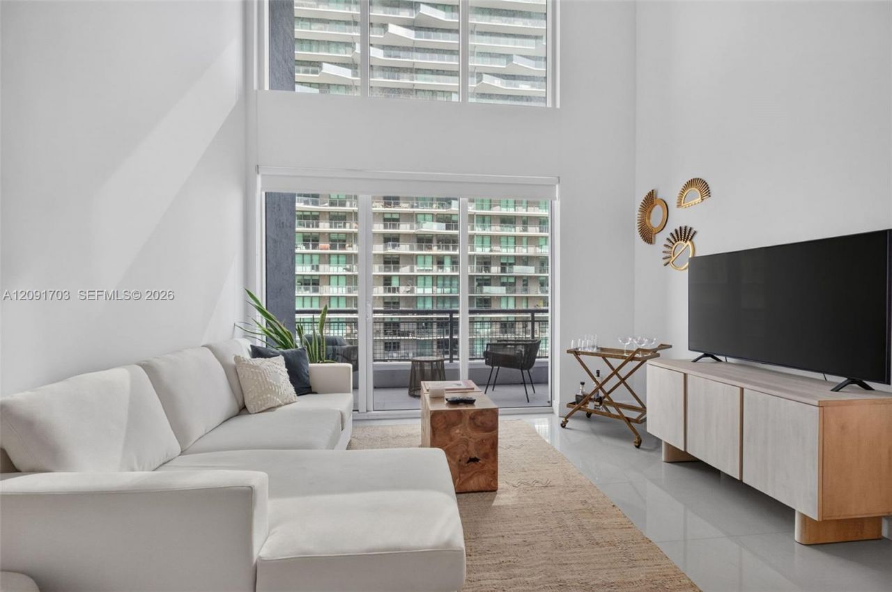 60 SW 13th St, Unit 3414, Miami, FL 33130 Photo