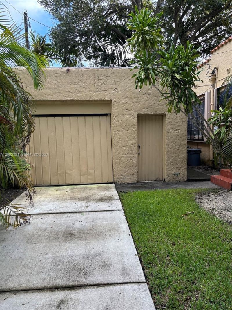825 Madrid St, Coral Gables, FL 33134 Photo