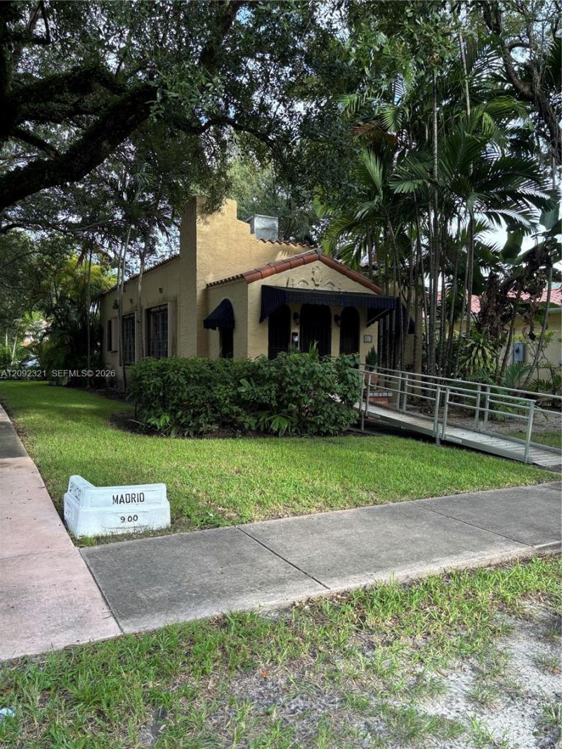 825 Madrid St, Coral Gables, FL 33134 Photo