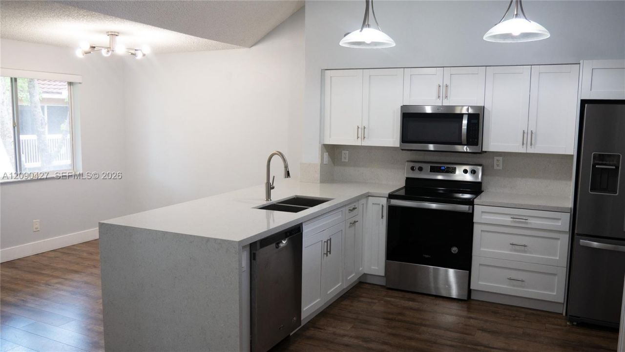 832 NW 92nd Ave, Unit 832, Plantation, FL 33324 Photo