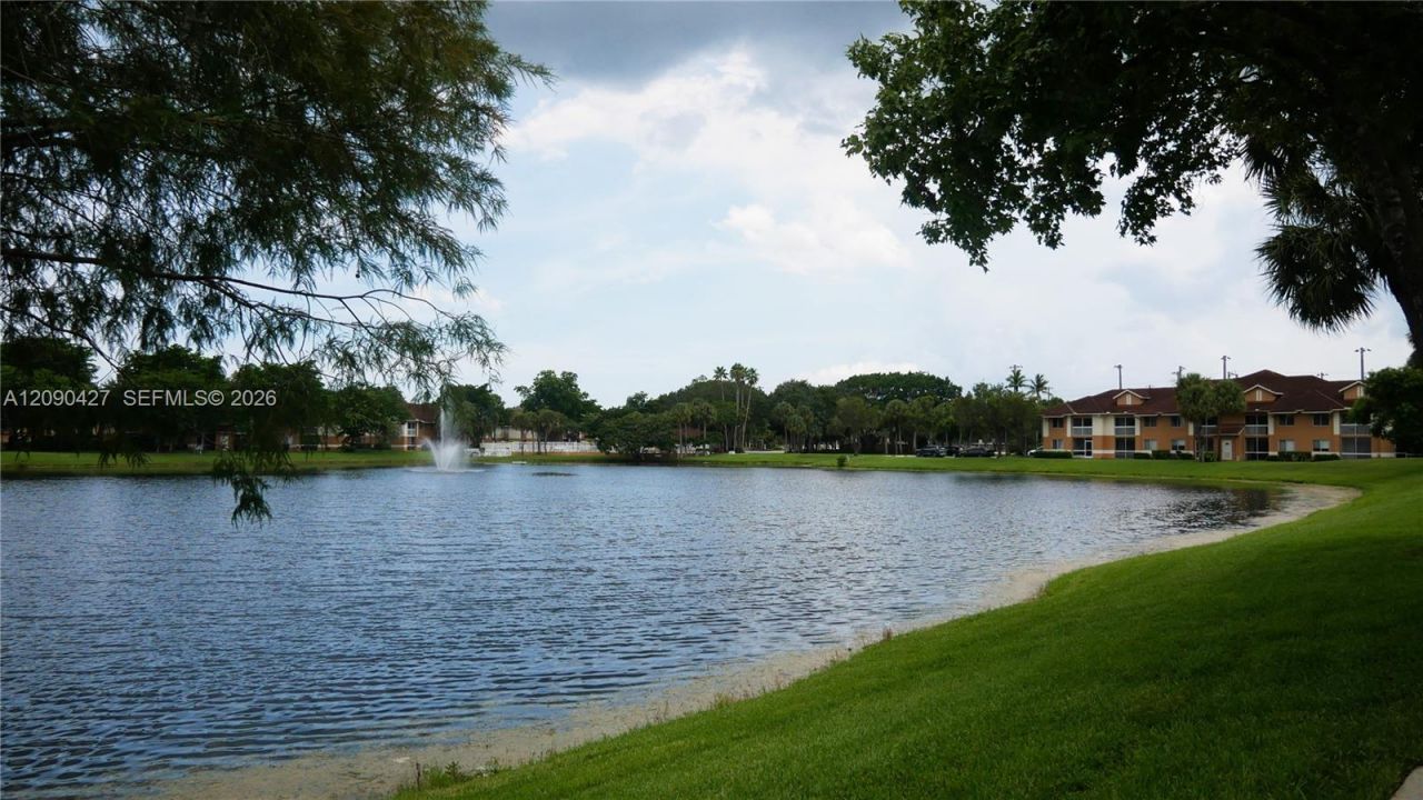 832 NW 92nd Ave , Unit 932, Plantation, FL 33324 Photo