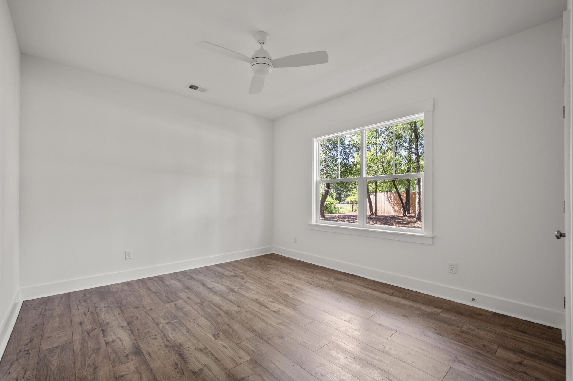 1457 Brownswood Road Photo 13