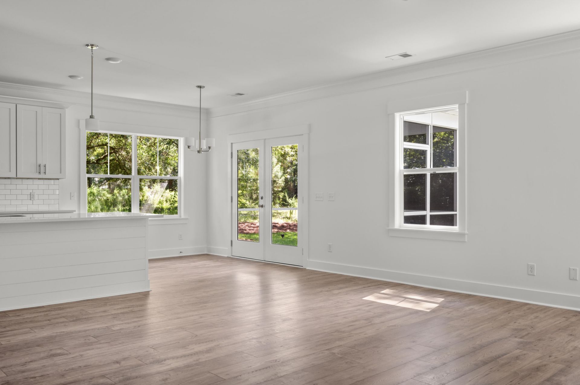 1457 Brownswood Road Photo 4