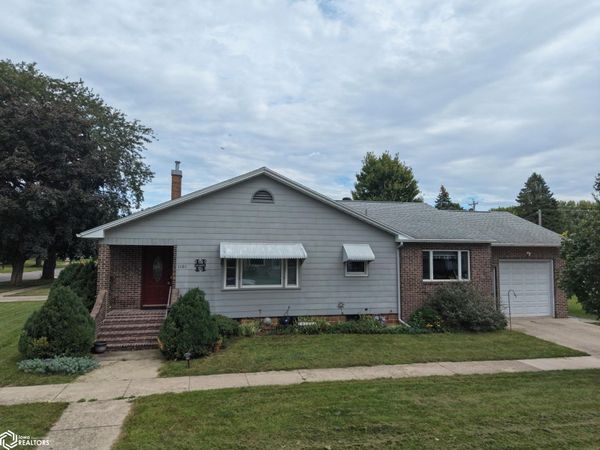 1101 1St Avenue, Ackley, IA 50601