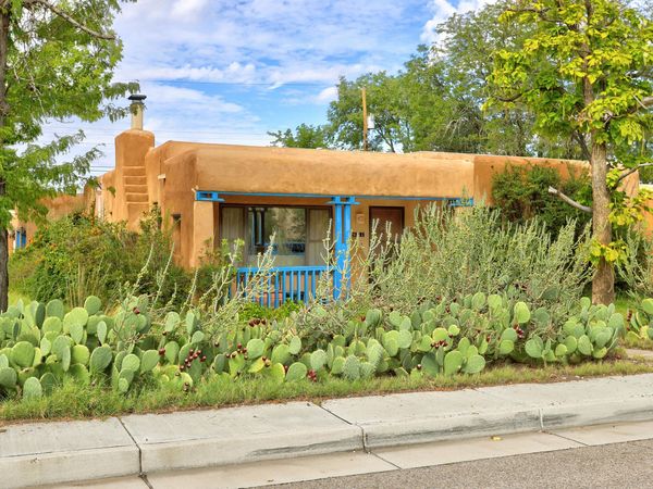 401 Fontana Place NE, Albuquerque, NM 87108