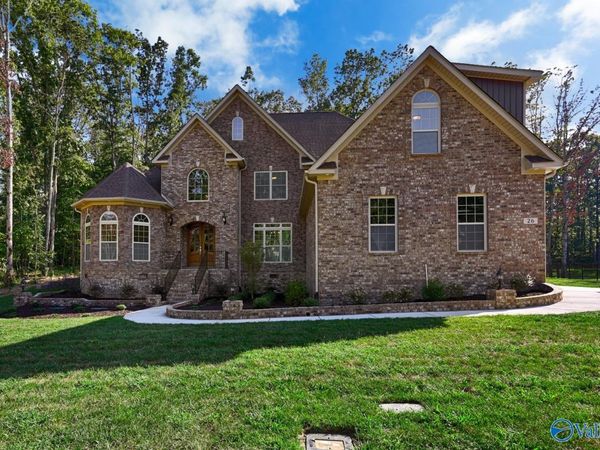 102 Twisted Cedar Circle, Madison, AL 35756