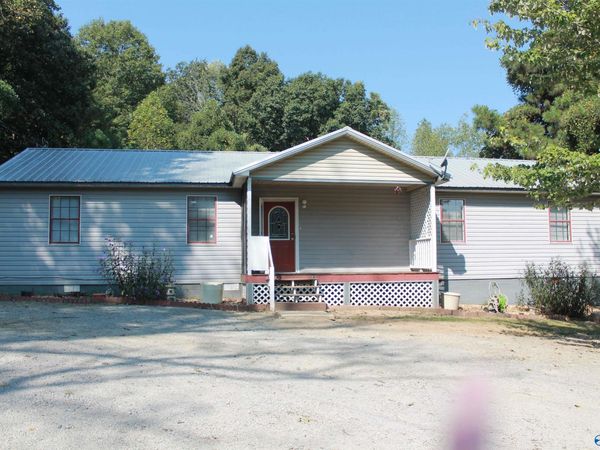 1139 Roundtop Road, Vinemont, AL 35179