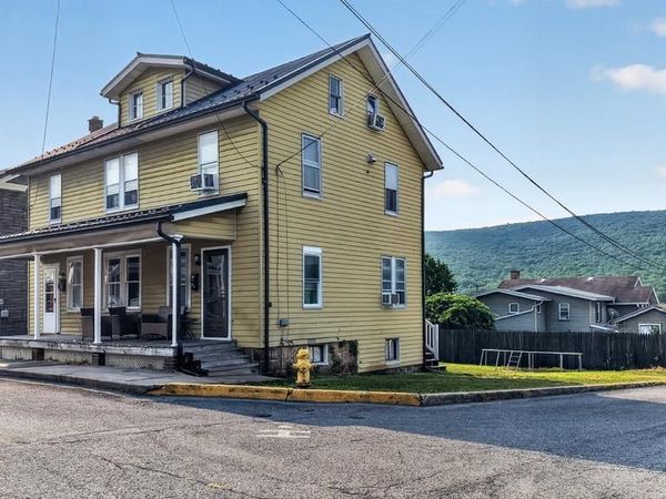 126 E SPRUCE STREET , WILLIAMSTOWN, PA 17098