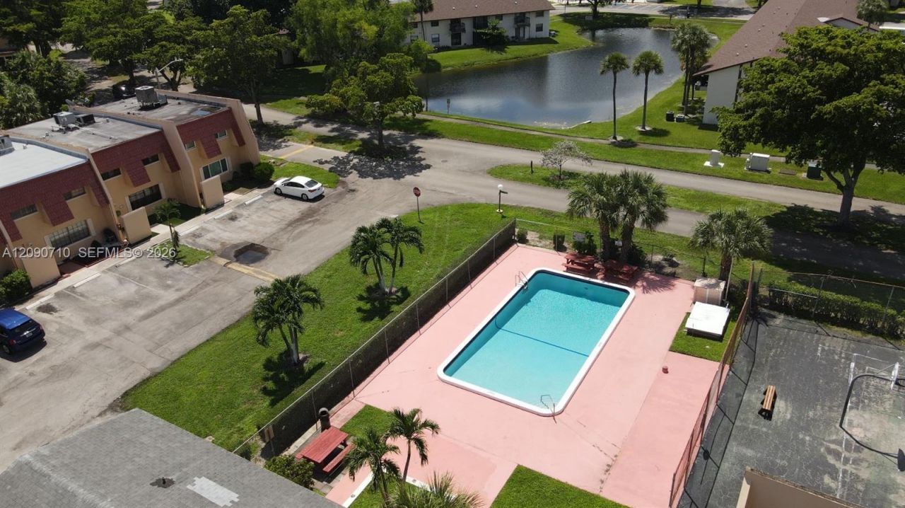 40 Pleasant Hill Ln , Unit 40, Tamarac, FL 33319 Photo