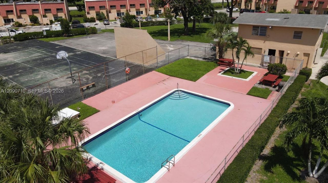40 Pleasant Hill Ln , Unit 40, Tamarac, FL 33319 Photo