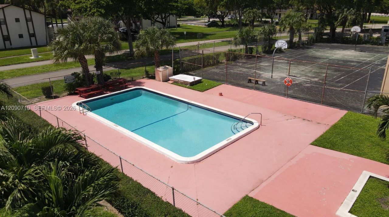 40 Pleasant Hill Ln , Unit 40, Tamarac, FL 33319 Photo