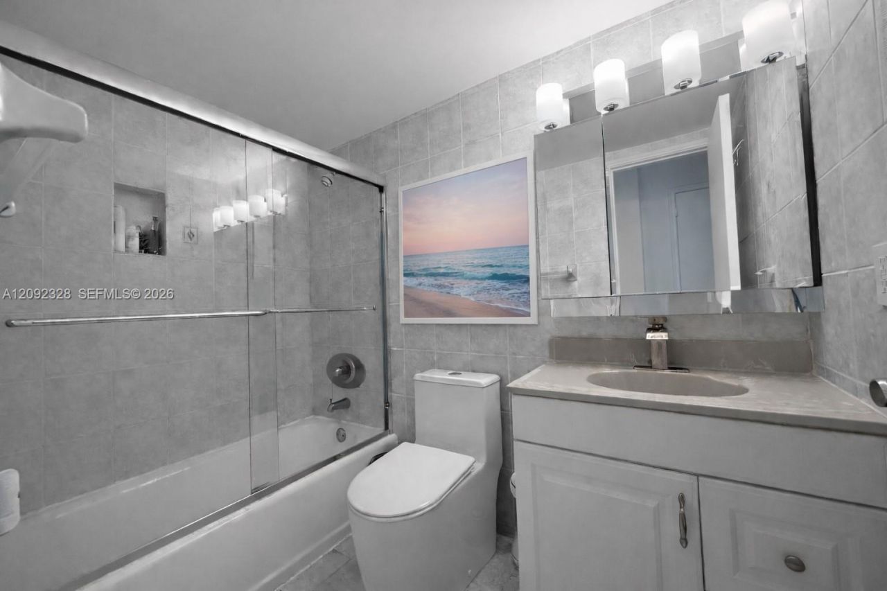 1228 West Ave, Unit 1415, Miami Beach, FL 33139 Photo