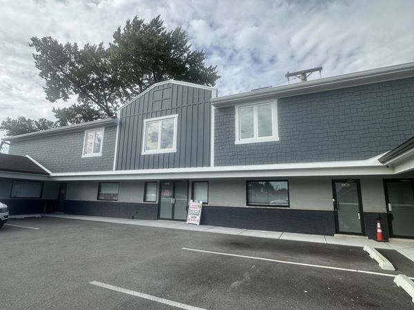 8836 Ogden Avenue, Unit 1, Brookfield, IL 60513