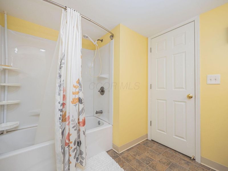 21 Winter Pine Drive, Delaware, OH 43015 Photo 9