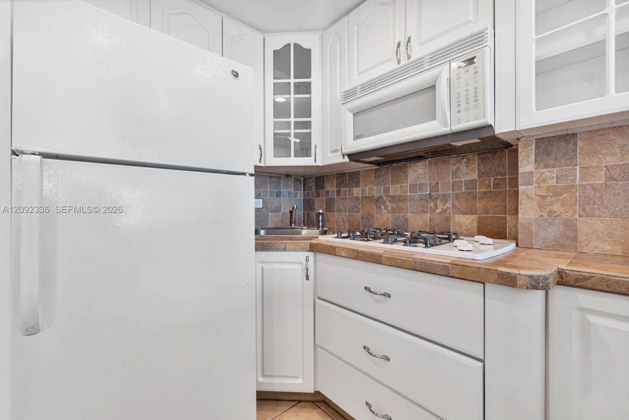 700 Biltmore Way, Unit 814, Coral Gables, FL 33134 Photo