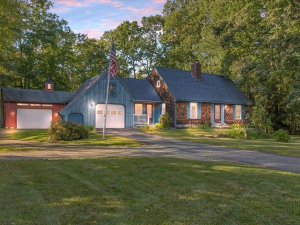 8 Juniper Road, Derry, NH 03038