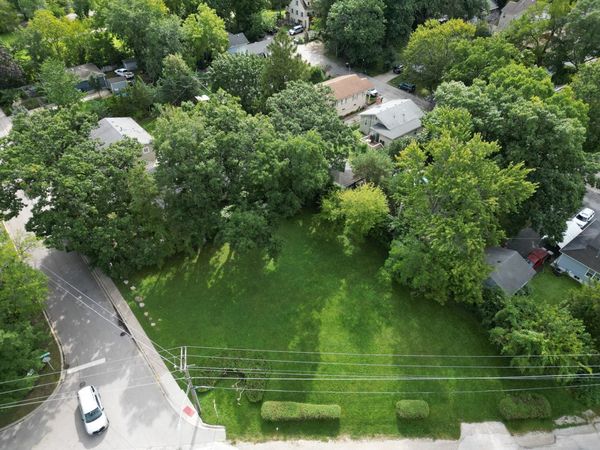 111 Shady Lane , Mundelein, IL 60060
