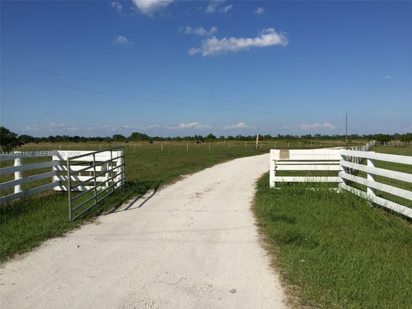 315 DETJENS DAIRY RD , Venus, FL 33960