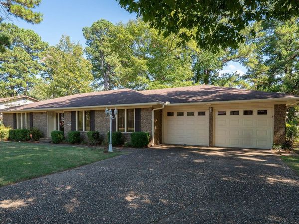 6 Club Road , Jacksonville, AR 72076
