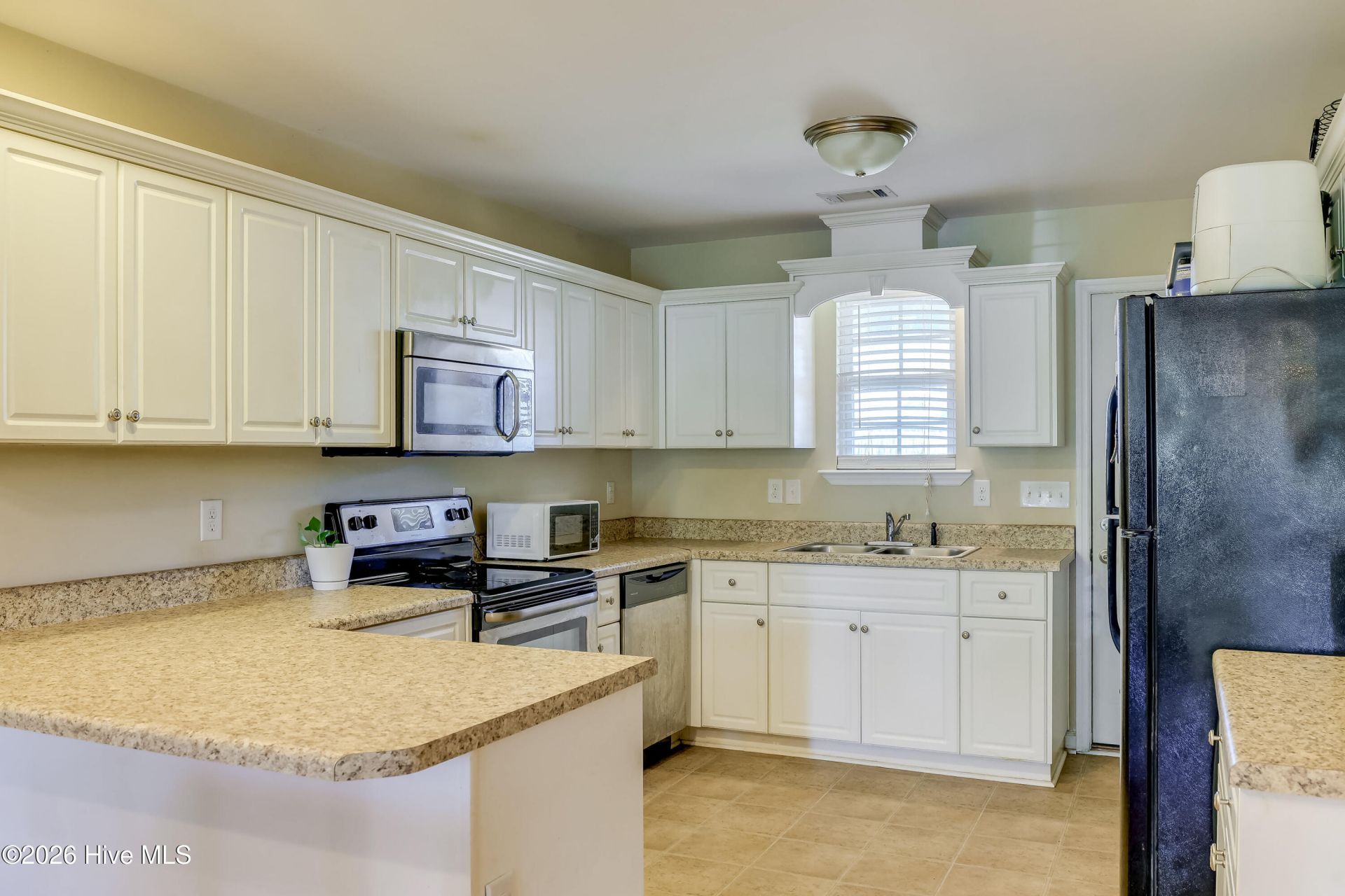 6016 Village West Lane Photo 12