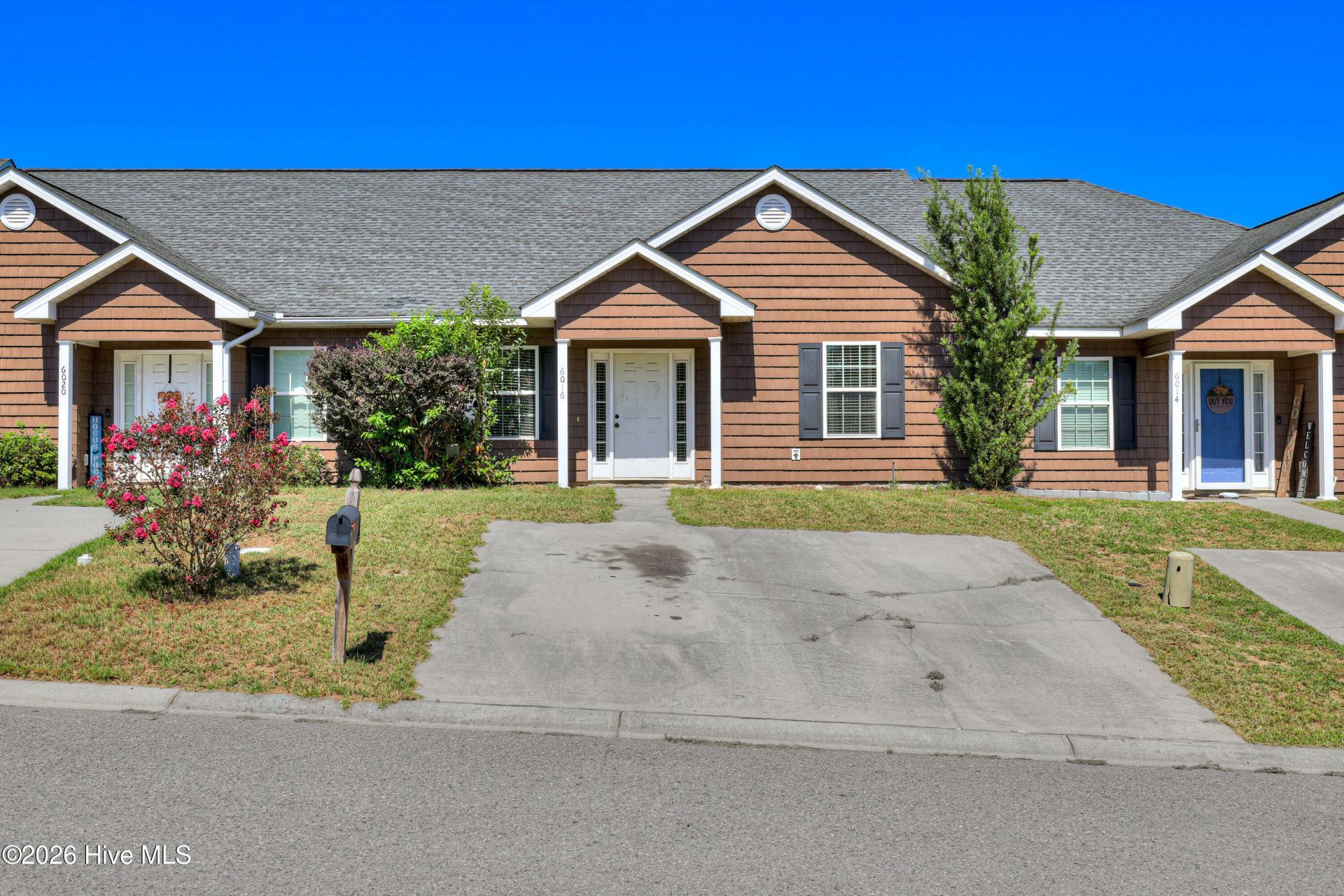 6016 Village West Lane Photo 4