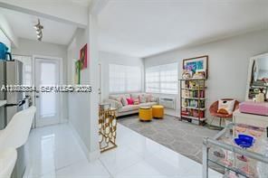 330 74th St, Unit 1, Miami Beach, FL 33141 Photo