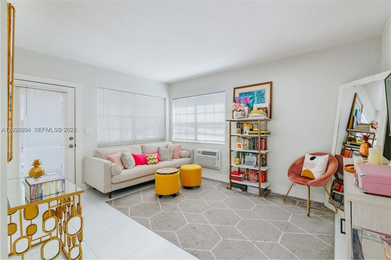 330 74th St, Unit 1, Miami Beach, FL 33141 Photo