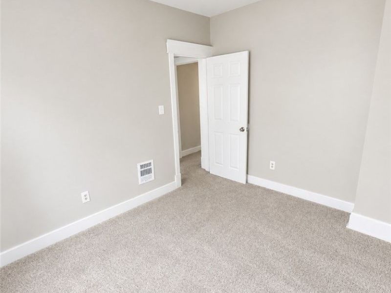 9223 Adams Avenue, Cleveland, OH 44108 Photo 11