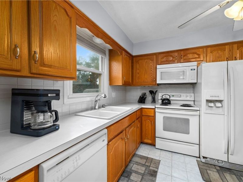 2180 Claus Road, Vermilion, OH 44089 Photo 9