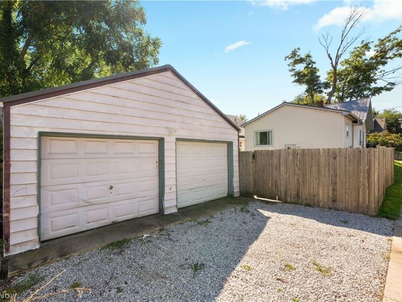 1079 Pitkin Avenue, Akron, OH 44310 Photo 3