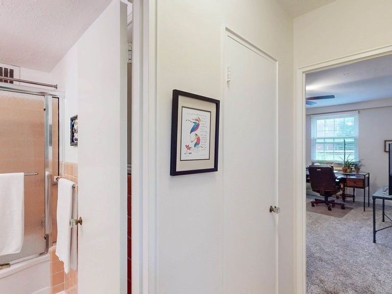 13800 Fairhill Road, Unit 209, Shaker Heights, OH 44120 Photo 16