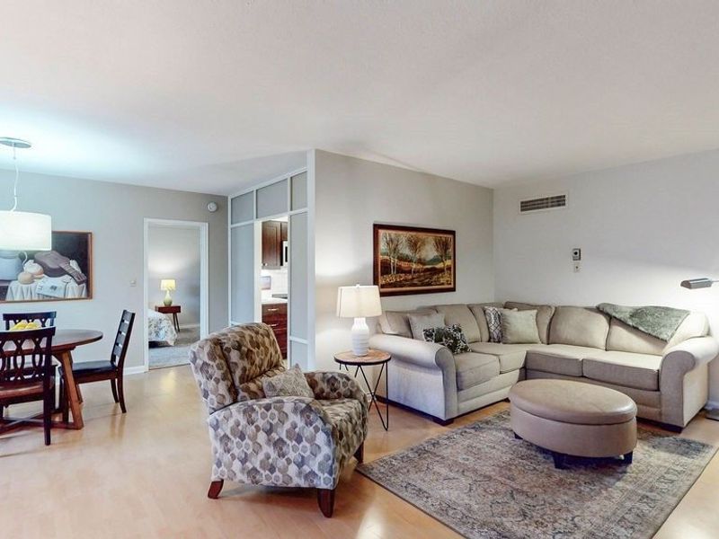 13800 Fairhill Road, Unit 209, Shaker Heights, OH 44120 Photo 5