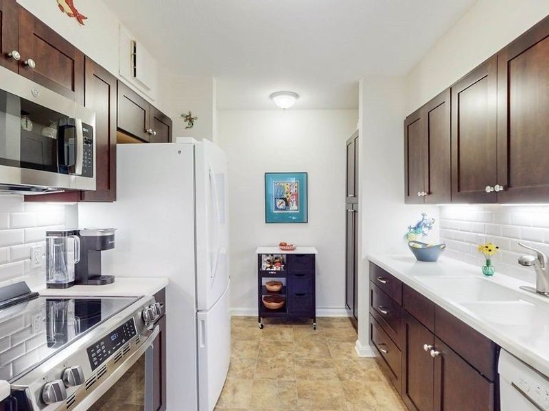 13800 Fairhill Road, Unit 209, Shaker Heights, OH 44120 Photo 7