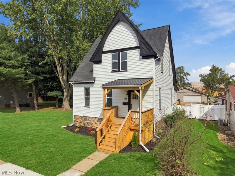 245 E Maryland Avenue, Sebring, OH 44672 Photo 2