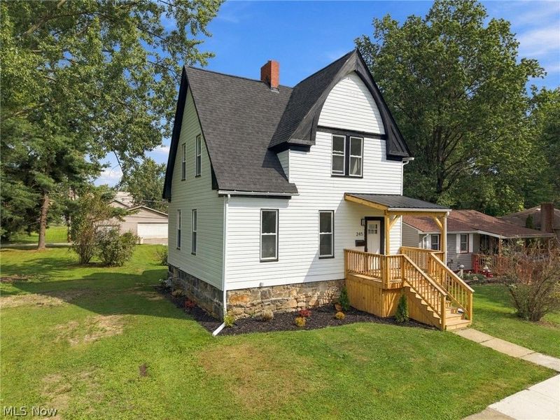 245 E Maryland Avenue, Sebring, OH 44672 Photo 4